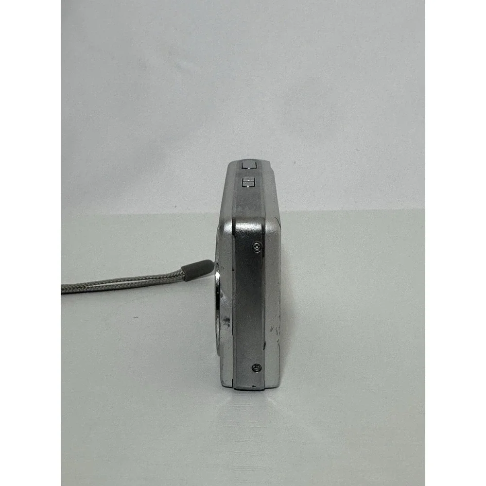 Medion MD 85863 digital camera 10.00 Megapixels Untested